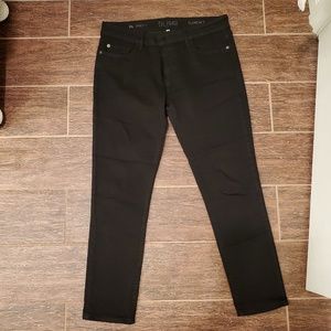 DL1961 Black Ankle Cut Jeans